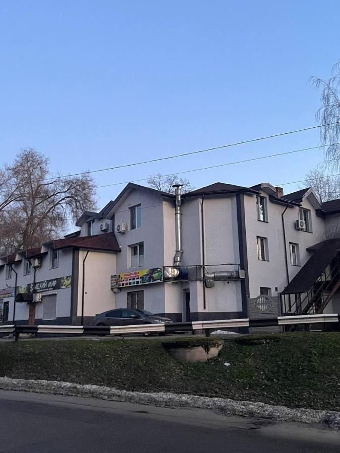 Pitstop Motel Kamjanszke Kültér fotó