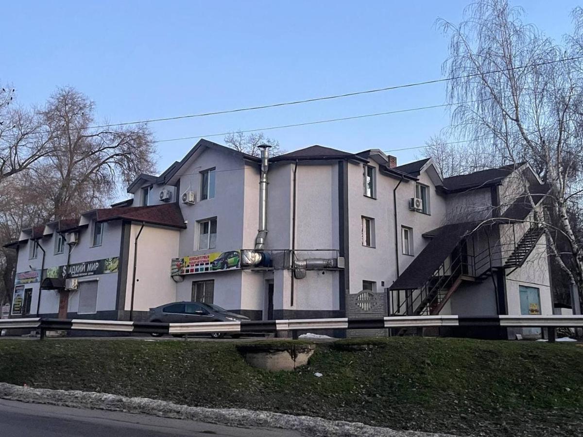 Pitstop Motel Kamjanszke Kültér fotó